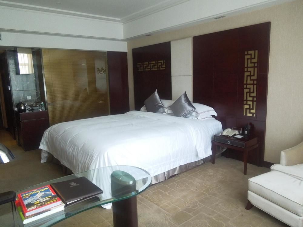 Boya Holiday Hotel Guangzhou Exterior photo
